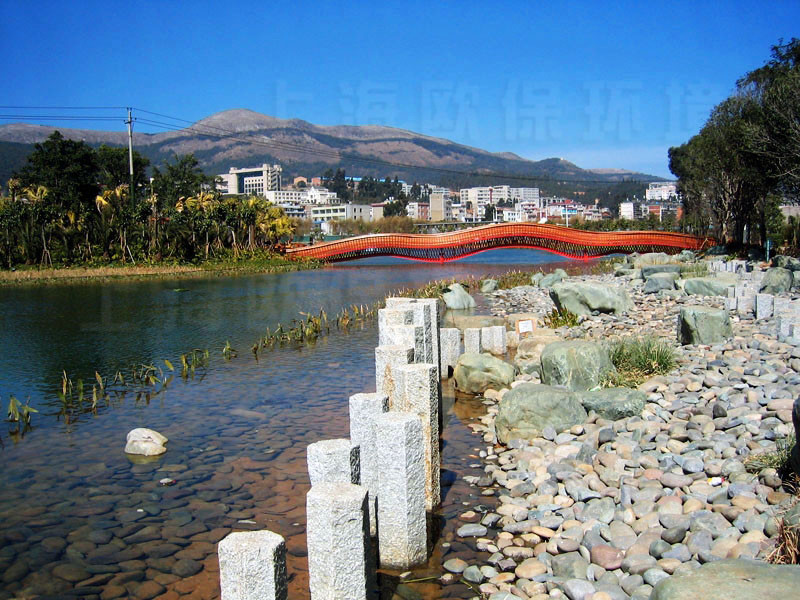 砾石坡缓冲带，降低泥沙及氮磷等污染物对水体的冲击